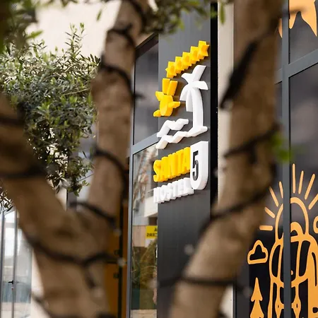 Hostel Santa5 *